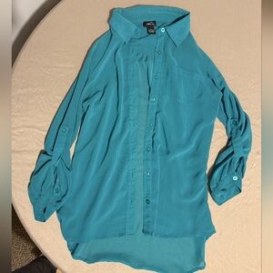 Turquoise blouse. Medium. Rue 21.